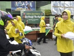 Berbagi Berkah Ramadhan, Kodim 1501/Ternate Kembali Bagi Takjil Gratis