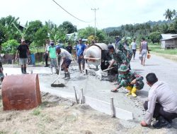 Pengecoran Jalan Setapak di Desa Sosolat Haltim Terus  Digenjot  Oleh  Satgas TMMD