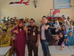 Cabjari Muara Tembesi Gelar Penyuluhan Hukum di SMAN 7 Batanghari