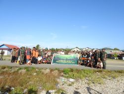 HUT Kodam XV/Pattimura yang ke-67, Kodim 1510/Sula Gelar Karya Bhakti Bersihkan Sampah di Desa Falahu Kepulauan Sula