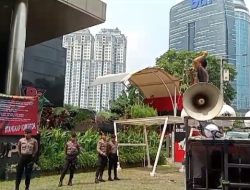 Demo di KPK, Massa Aksi Desak Periksa Tiga Pejabat Pemkab Haltim