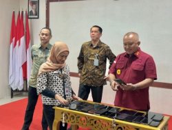 Perangi Judi Online, Kakanwil Kemenkumham Malut Purwanto Sidak Ponsel Pegawai
