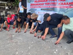 Jaga Kelestarian Penyu, Kakanwil Kemenkumham Malut Purwanto dan Pimti Gelar Pelepasan Tukik