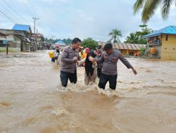 Polres Halteng bersama jajaran Pol subsektor Weda Tengah tangap Cepat Bantu Korban Banjir