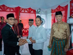 Kakanwil Kemenkumham Malut Purwanto Serahkan Remisi HUT ke-79 RI kepada 775 Warga Binaan di Malut