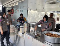 Polda Malut Dirikan Dapur Umum di Kelurahan Rua Ternate untuk Bantu Korban Banjir