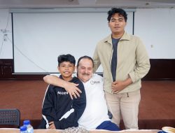 Melalui Program Bantuan Sosial, Haji Robert Bantu Dua Anak Yatim Piatu Korban Banjir Bandang di Rua Ternate