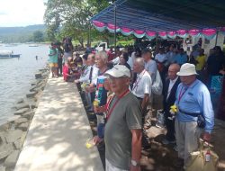 Keluarga Veteran Tentara Jepang Gelar Upacara Tabur Bunga di Pantai Ngofagita Halmahera Utara