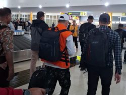 Gunakan Rompi Oranye, Eks Ketua Gerindra Malut Muhaimin Syarif Tiba di Ternate Jalani Sidang OTT