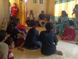 Emak-emak di Desa Wayaloar Obi Selatan Bentuk Tim 20 Siap Menangkan BK- UHS