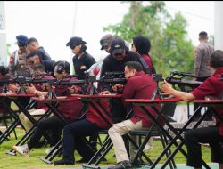 Latihan Menembak Bersama Brimob Polda Malut, Latih Fokus dan Konsentrasi Jajaran Kemenkumham Malut