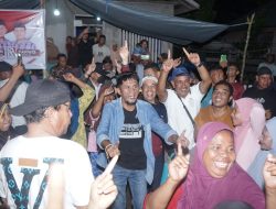 Pilkada Sula! Ratusan Warga Desa Wainib Antusias Sambut Paslon IS-DA