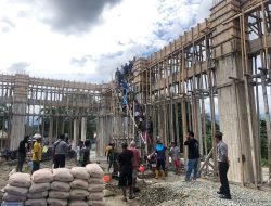 Warga Binaan Ikut Bangun Masjid Warga di Desa Tomori, Kakanwil Apresiasi Program Reintegrasi Lapas Labuha