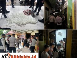 Ratusan Kantong dan Botol Miras Jenis Cap Tikus Diamankan Bersama Pemilik di Polres Ternate