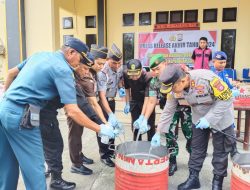 Polres Sula Musnahkan Ribuan Botol Miras Jenis Cap Tikus