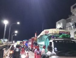 Ramai Penyebarangan Jailolo- Ternate Jelang Akhir Tahun