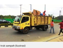 Sopir Truk Sampah di Halbar  Mengeluh, Gaji 2 Bulan Belum Dibayar 