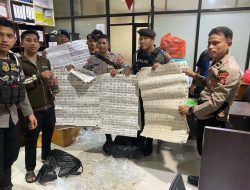 Polda Maluku Utara Amankan Ratusan Plastik Miras Jenis Cap Tikus dan Perjudian dalam Operasi Pekat