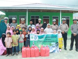 Satlantas Polres Halteng dan PAUD IT Wahdah Islamiyah Berbagi Takjil ke Masyarakat