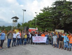 Masyarakat Enam Desa Dan Karyawan Gelar Aksi Damai Dukung Operasional NHM
