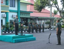 Danrem 152/Baabullah Pimpin Acara Kenaikan Pangkat Prajurit
