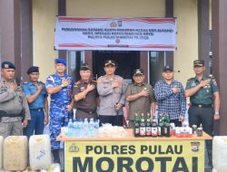Polres Pulau Morotai Musnahkan Ratusan Liter Miras