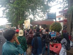 Gelar Aksi di Polda Malut, Mahasiswa Tuntut Bebaskan 11 Tersangka Warga Haltim