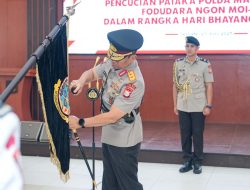 Pimpin Upacara Pencucian Pataka, Kapolda Malut Tegaskan Jaga Nama Institusi