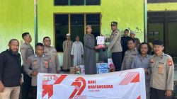 Sambut HUT Bhayangkara ke-79, Polsek Sanana Bagi Sembako di Pesantren dan Warga