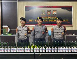 Puluhan Botol Miras Berlabel dari Manado Disita Ditsamapta Polda Malut
