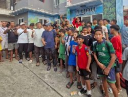 Tertahan di Ibu Kota, Puluhan Anak Akademi Sepak Bola Kieraha Dapat Uluran Tangan Haji Robert