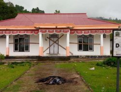 Dana Desa Diduga Dikorupsi, Warga Saketa Halsel Palang Kantor Desa