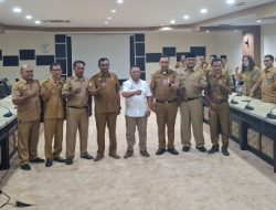 Genap 100 Hari Kerja, Piet-Kasman Serahkan Surat Tugas Plt Kaban Pendapan Daerah Halut