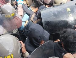 Polisi Diduga Lakukan Kekerasan Saat Tangkap 16 Massa Aksi Saat Demo di DPRD Kota Ternate