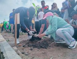 Peringati World Clean Up Day DLHKP Kepulauan Sula Tanam Ratusan Pohon