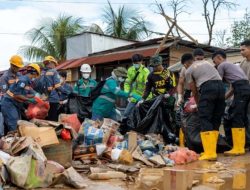 Harita Nickel dan Masyarakat Kawasi Satukan Langkah di World Cleanup Day