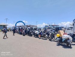 Pngguna Jasa KMP Lompa  Keluhkan Fasilitas Parkiran Sepeda Motor di Pelabuhan Saketa Halsel 