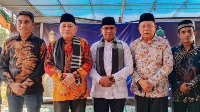 Wakil Bupati Halut Meletakan Batu Pertama Pembangunan Masjid Al Magfira Desa Tobanoma