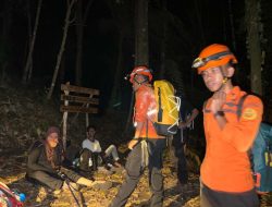 Tim SAR Gabungan Evakuasi Pendaki di Pos 3 Gunung Gamalama Ternate yang Alami Cidera