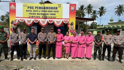 Selain Tinjau Pos PAM Nataru, Kapolres Haltim dan Katim Pamatwil Berikan Parsel ke Personel