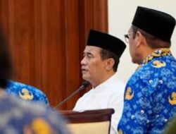 Mentan Amran Pimpin Rapat Darurat Percepatan Bantuan Pangan untuk Korban Banjir di Aceh, Sumut, dan Sumbar
