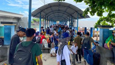 Ribuan Penumpang Padati Pelabuhan Semut Mangga Dua Ternate  Jelang Natal dan Tahun Baru 2026