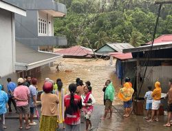 Banjir Kepung Halbar, Jembatan Hingga Akses Jalan Terputus 