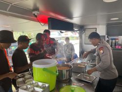 Sat Brimob Polda Malut Dirikan Dapur dan Salurkan Air Bersih bagi Korban Banjir di Halbar