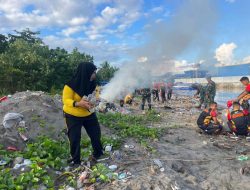 TNI- Polri Gelar Aksi Bersih- Bersih Pantai di Kawasan Pelabuhan Speed Boat Sofifi
