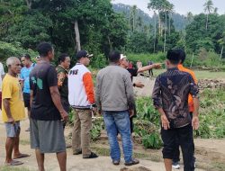 Pemkab Sula dan Komisi III DPRD Gerak Cepat Tinjau Lokasi Banjir di Desa Waisakai