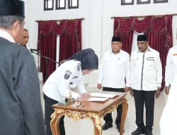 Bupati Sula Lantik Sejumlah Pejabat dan Pengawas Administrator