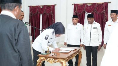 Bupati Sula Lantik Sejumlah Pejabat dan Pengawas Administrator