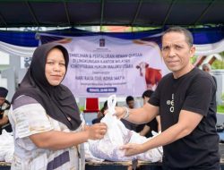 Momentum Idul Adha, Kemenkum Malut Sembelih dan Bagikan Hewan Kurban kepada Warga