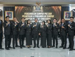 Kemenkum Malut Lantik dan Ambil Sumpah PNS serta Pejabat Fungsional
